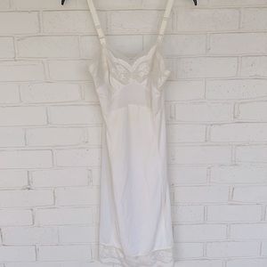Philmaid Off White Slip Lace Trim Adjustable Strap Vintage 34